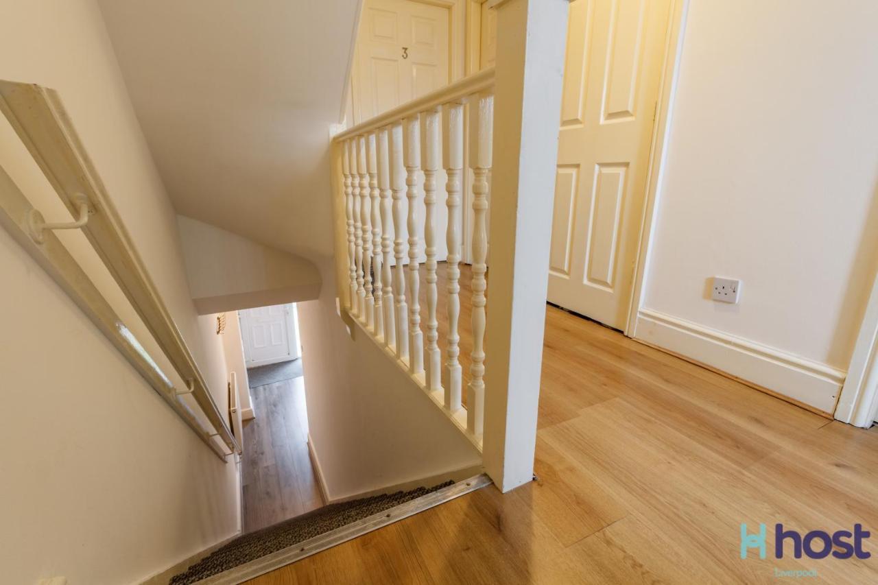 Guest house Host - In A Spacious Coliving And Coworking With Garden, And Parking Close To Centre *