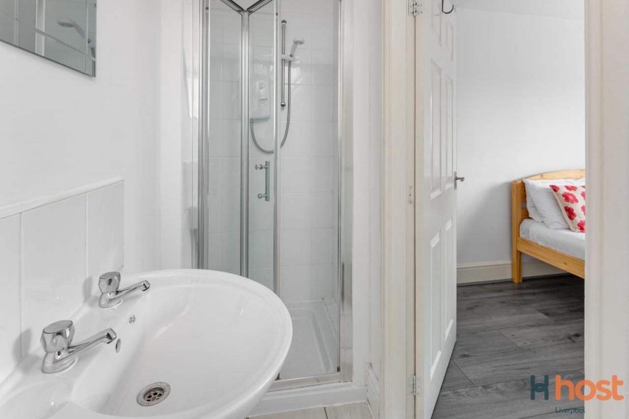 Host - In A Spacious Coliving And Coworking With Garden, And Parking Close To Centre * Liverpool