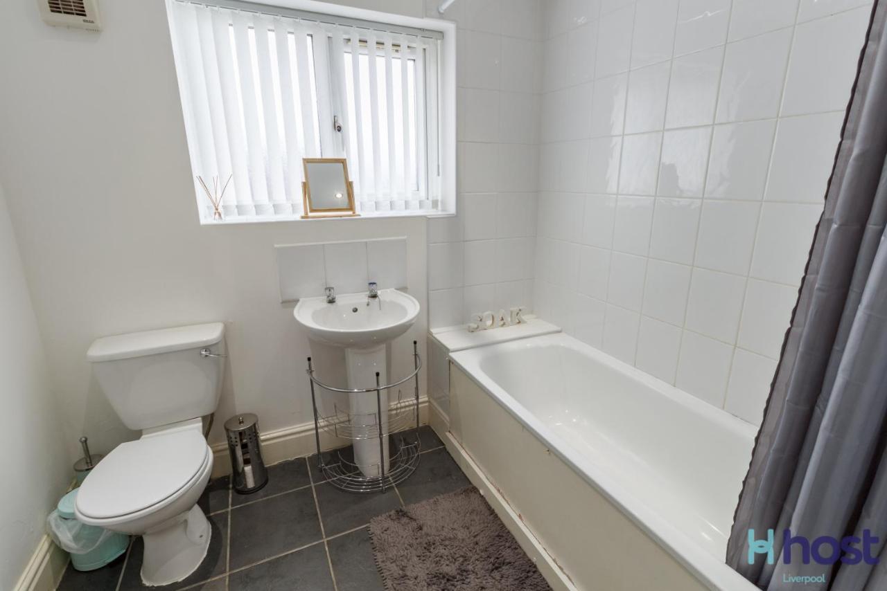 Guest house Host - In A Spacious Coliving And Coworking With Garden, And Parking Close To Centre
